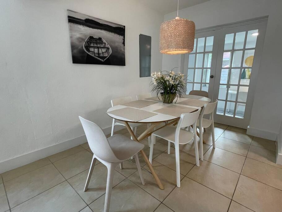 Cozy And Super Location 2 Br * Miami
